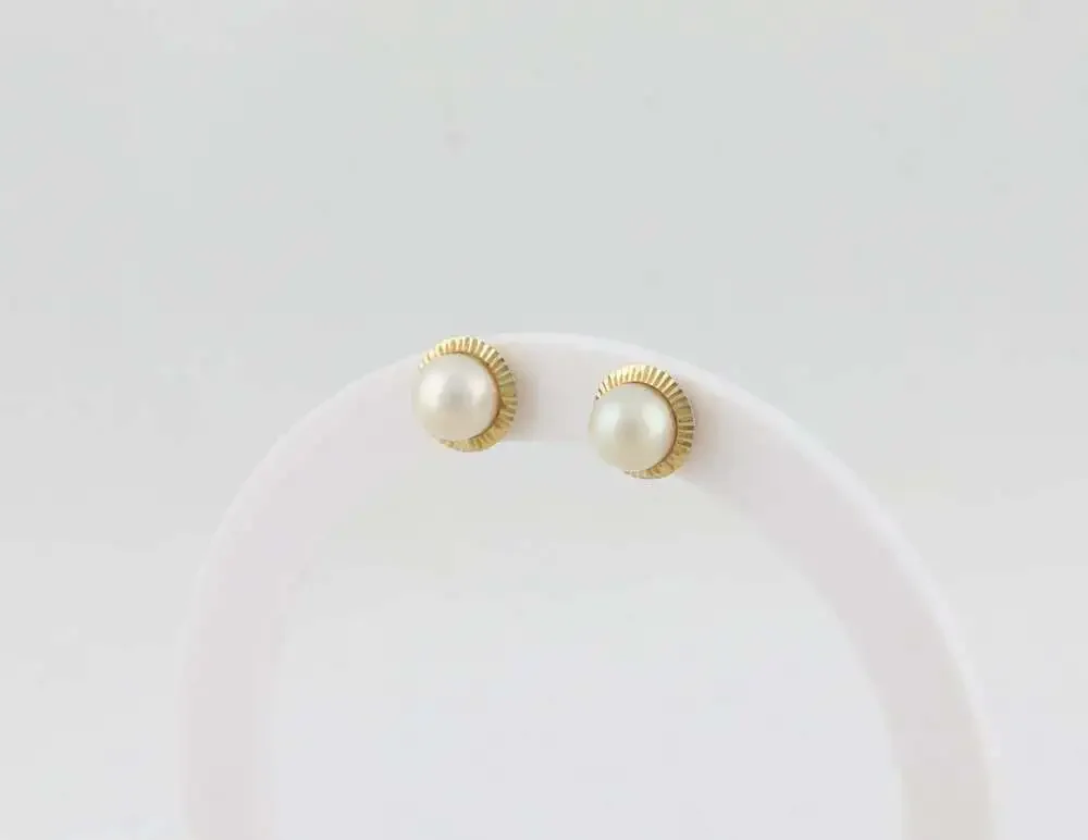 14k Yellow Gold Freshwater Pearl Earrings Studs 3/8